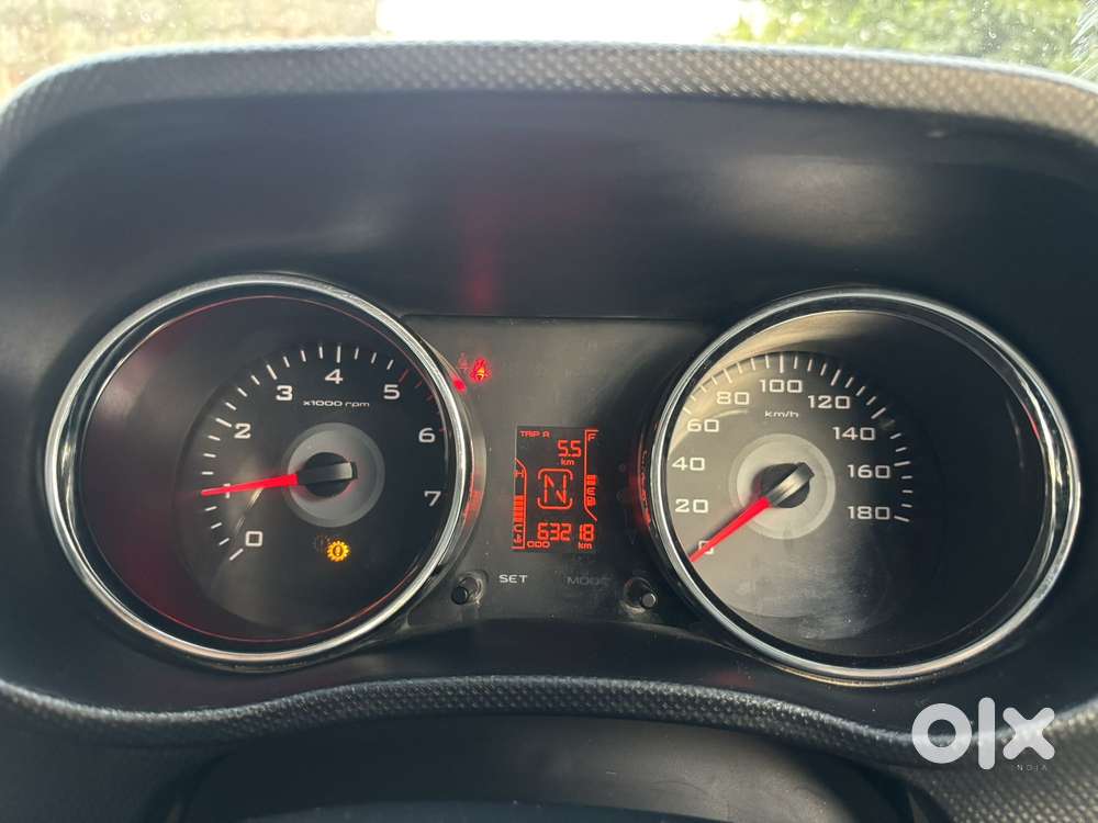 Mahindra Tuv 300 Mhawk100 T8 Amt, 2016, Diesel