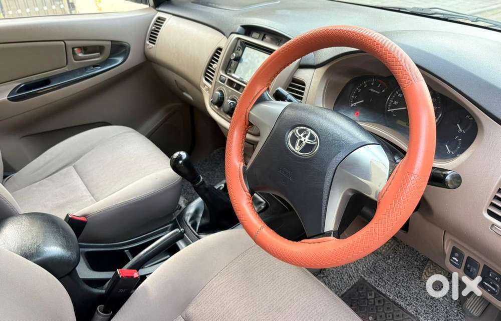 Toyota Innova 2.5 Gx 8 Str Bs-iii, 2016, Diesel