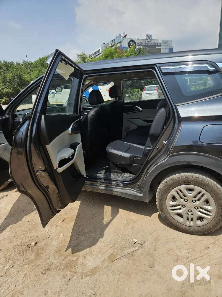Kia Carens Premium O, November 2024 Model, Kms 5733 Only