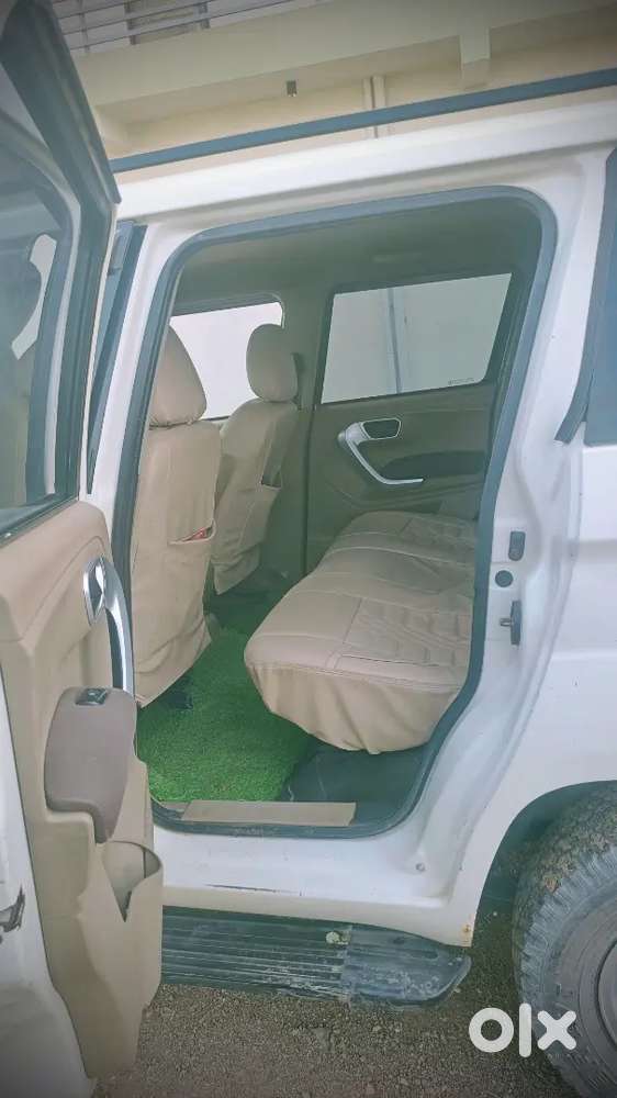 Mahindra Tuv 300 2017