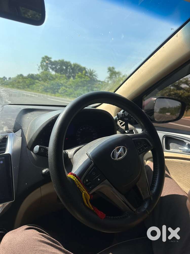Hyundai Fluidic Verna 2012