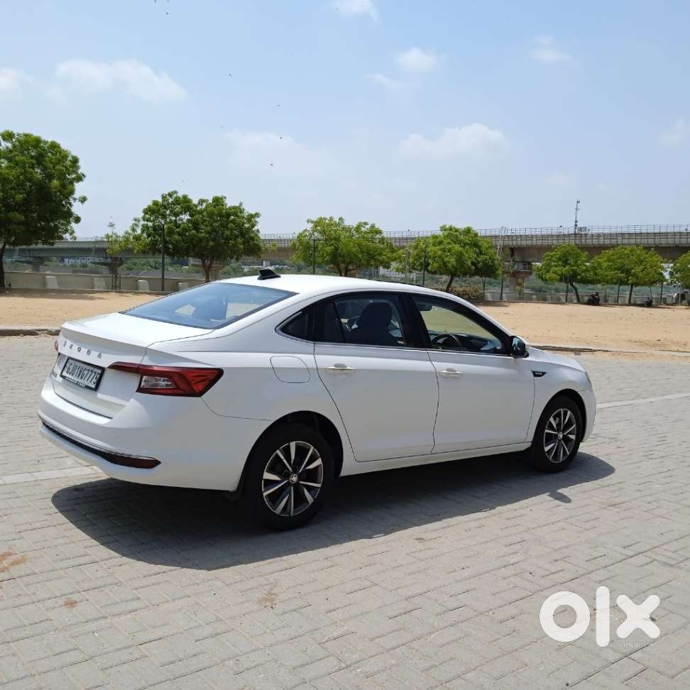 Skoda Slavia Style 1.0l Tsi At, 2022, Petrol