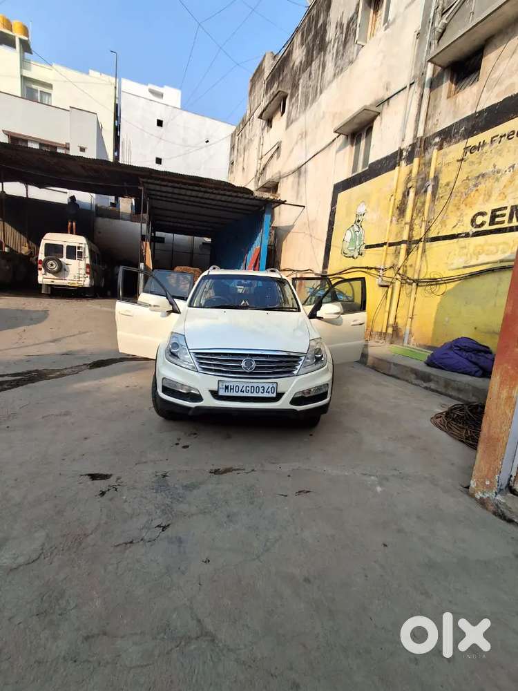 Mahindra Rexton 2013