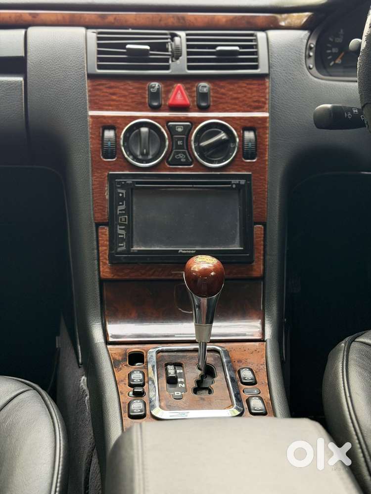 Mercedes-benz E-class 240 V6 At, 2001, Petrol