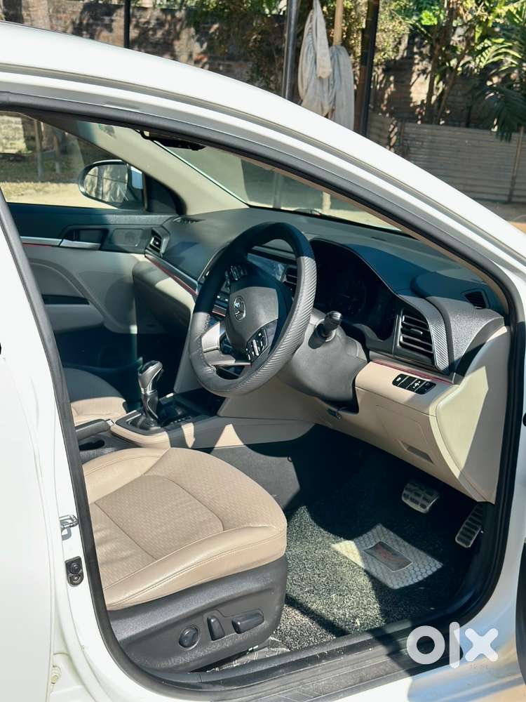 New Elantra Top Model Showroom Maintained