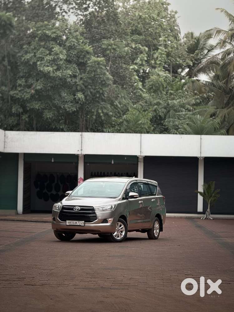 Toyota Innova Crysta 2.4 G