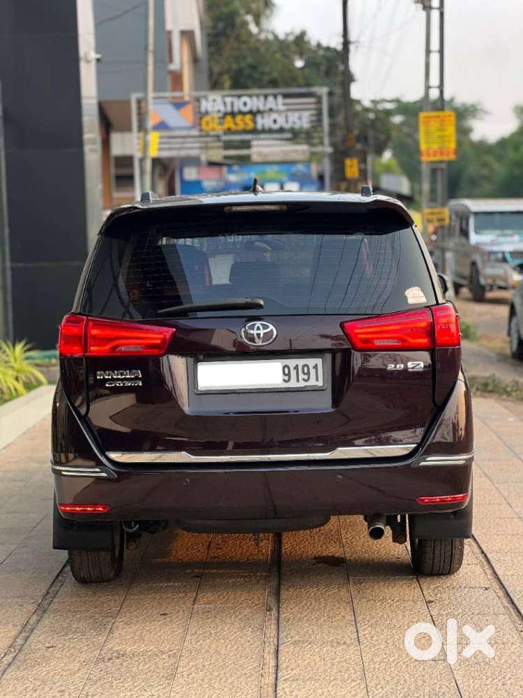 Toyota Innova Crysta 2.8 Gx At 8 Seater, 2017, Diesel