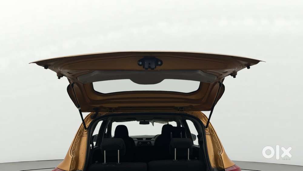 Renault Triber Rxl, 2021, Petrol