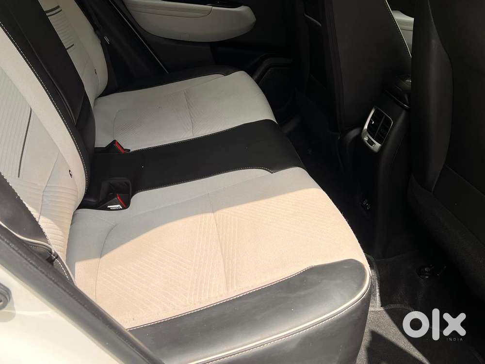 Hyundai Venue 1.0 Sx (o) Turbo Dct, 2022, Petrol