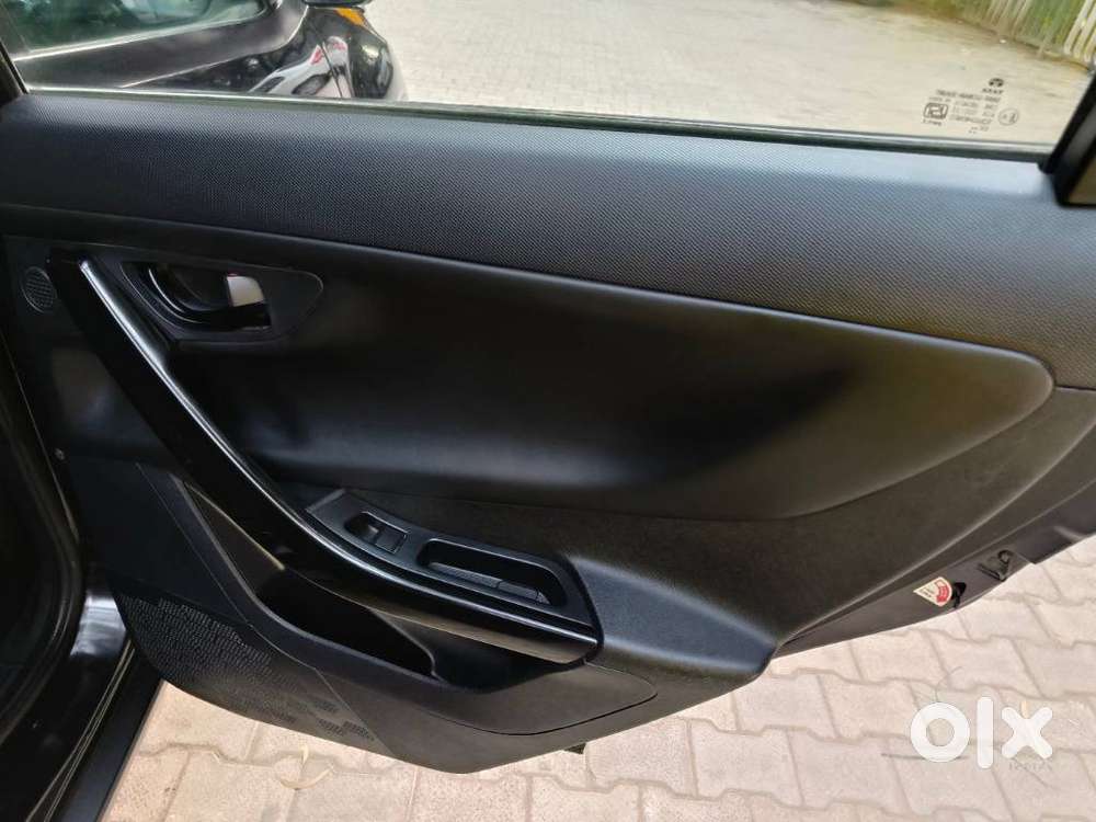 Tata Nexon 1.2 Revotron Xza Plus Hs Dark Edition, 2023, Petrol
