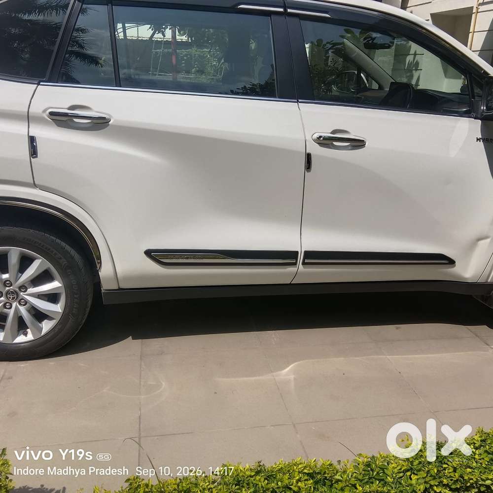 Toyota Innova Hycross 2.0 Vx (o) Hybrid 7 Str, 2023, Petrol