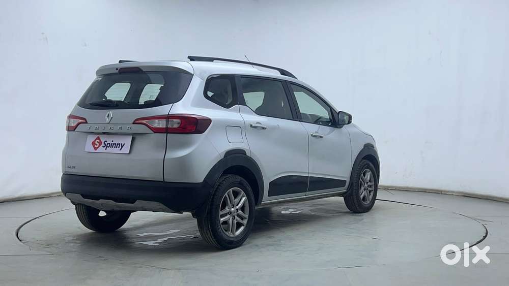 Renault Triber Rxz, 2023, Petrol