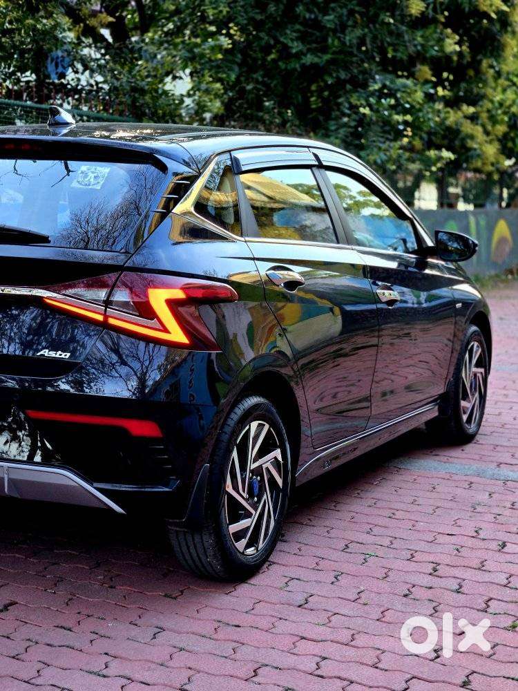 Hyundai I20 Asta (o) 1.2 Ivt, 2024, Petrol