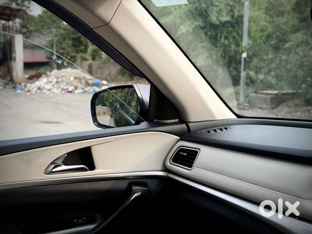 Mahindra Xuv700 2.0 Ax 7 Petrol At Luxury Pack Str, 2022, Petrol
