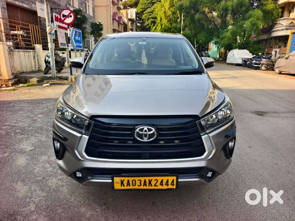 Toyota Innova Crysta 2.4 G Plus Mt 8 Str, 2022, Diesel