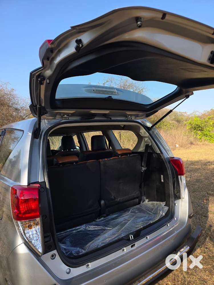 Toyota Innova Crysta [2020-ongoing] 2.4 Gx 7 Str, 2026, Diesel