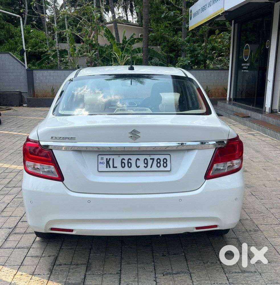 Maruti Suzuki Dzire 1.2 Vxi Amt, 2022, Petrol