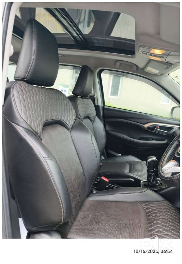 Maruti Suzuki Grand Vitara 1.5 Alpha Plus Intelligent Hybrid Ecvt, 2..