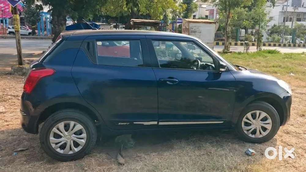 Maruti Suzuki Swift 2021 Vxi Amt