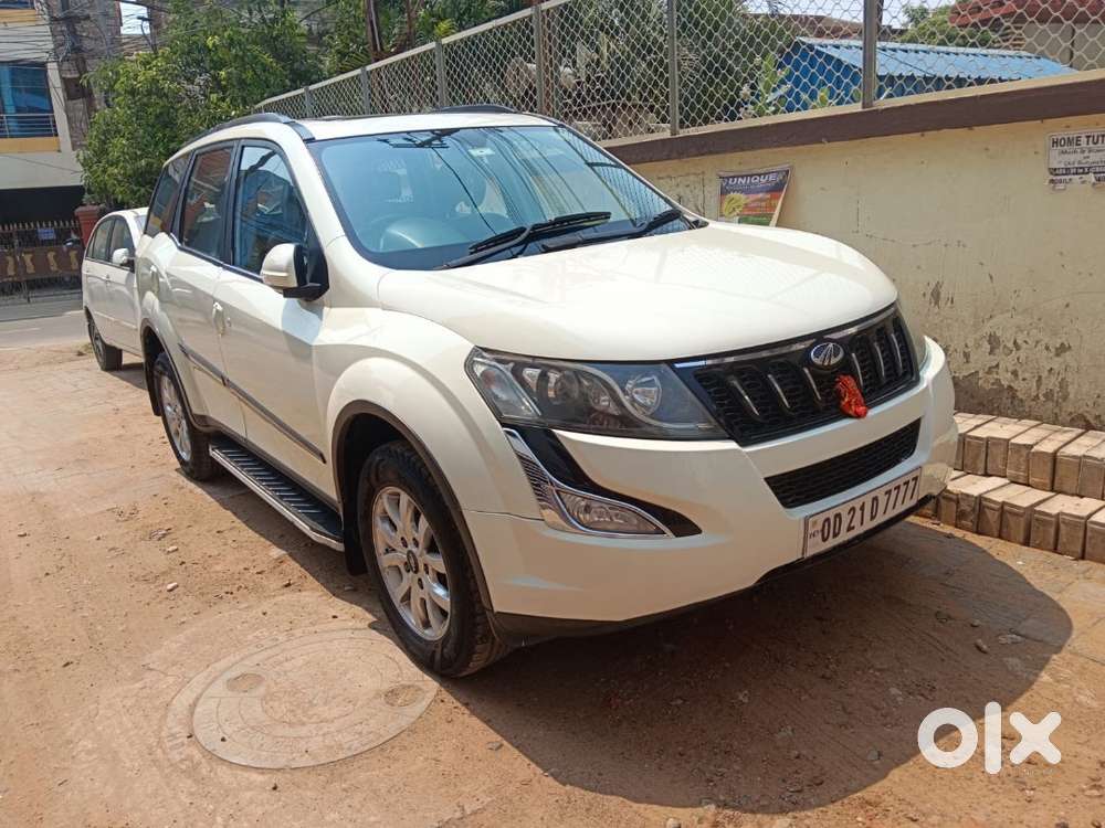 Mahindra Xuv500 W10 2016