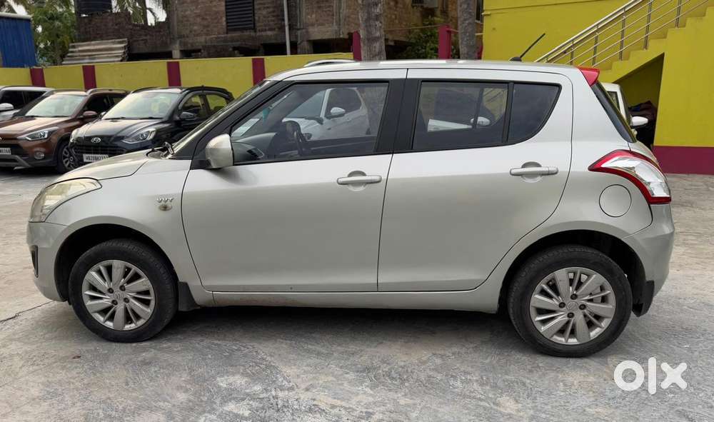 Maruti Suzuki Swift 1.2 Lxi (o), 2017, Petrol