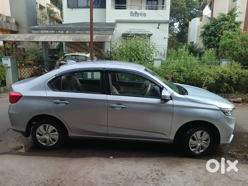 Honda Amaze 2nd Gen 2018 Petrol 64000 Km Driven. Model Second Top