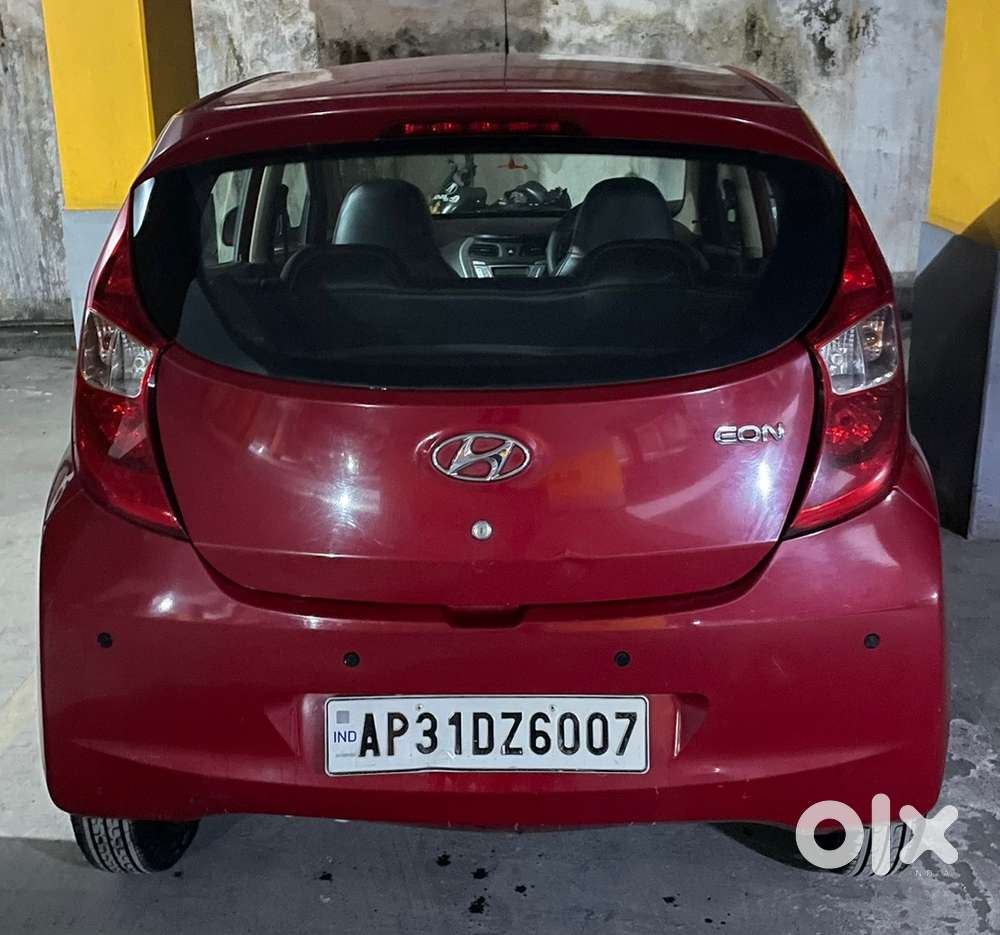 Excellent Hyundai Eon Sportz, Top End With Airbags 2017 Only 45000 Kms