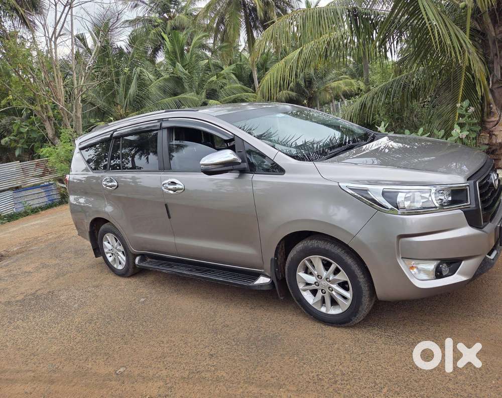 Toyota Innova Crysta 2.4 G Mt 8s, 2024, Diesel