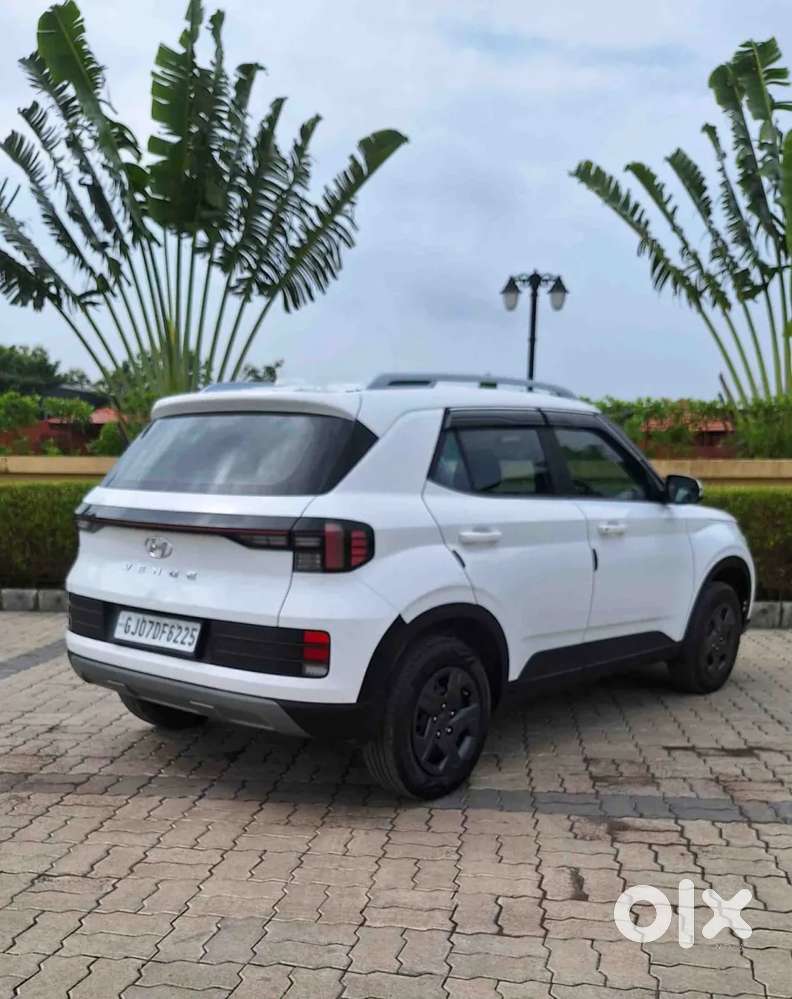 Hyundai Venue 1.2 S (o), 2023, Petrol