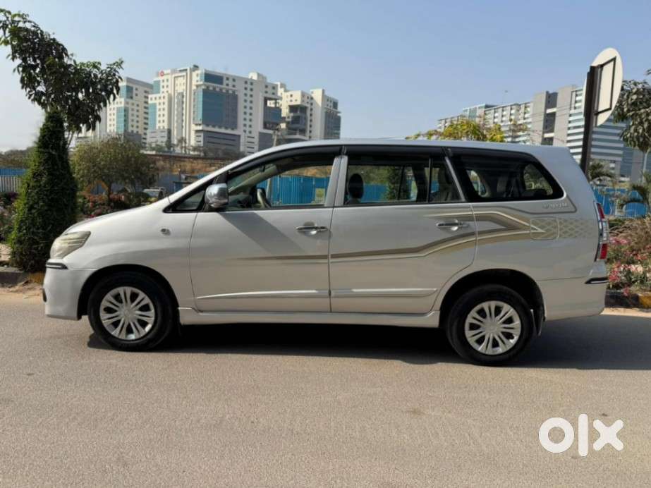 Toyota Innova 2.5 G (diesel) 7 Seater Bs Iv, 2014, Diesel