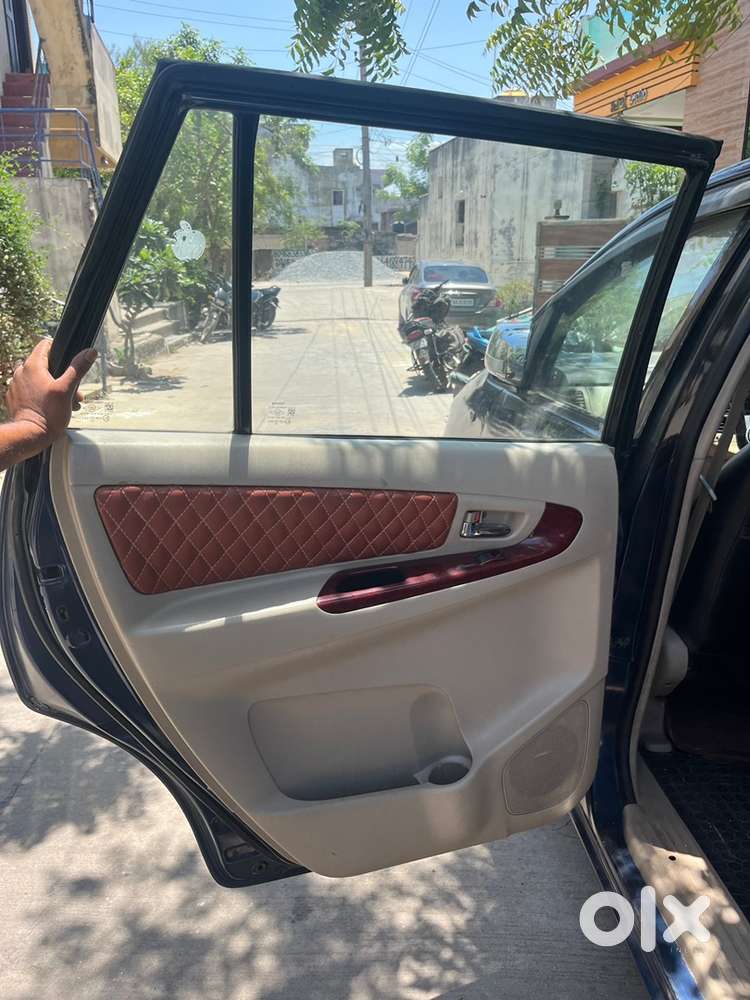 Toyota Innova 2.5 V Diesel
