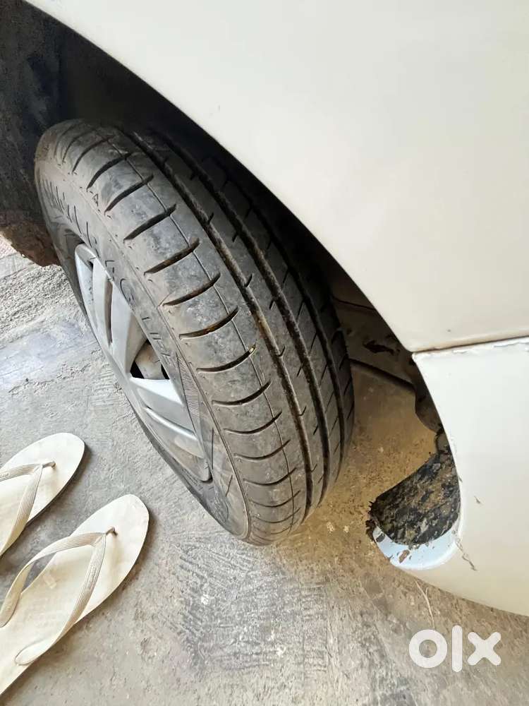 Koi Kmi Nhi All Tyre New Condition And Pickup Or A.c Good Work