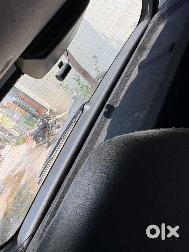 Hyundai Venue 2025 Petrol 32000 Km Driven