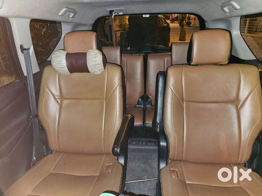 Toyota Innova Crysta 2.4 G Plus Mt 7 Seater 2017 – Company Maintained