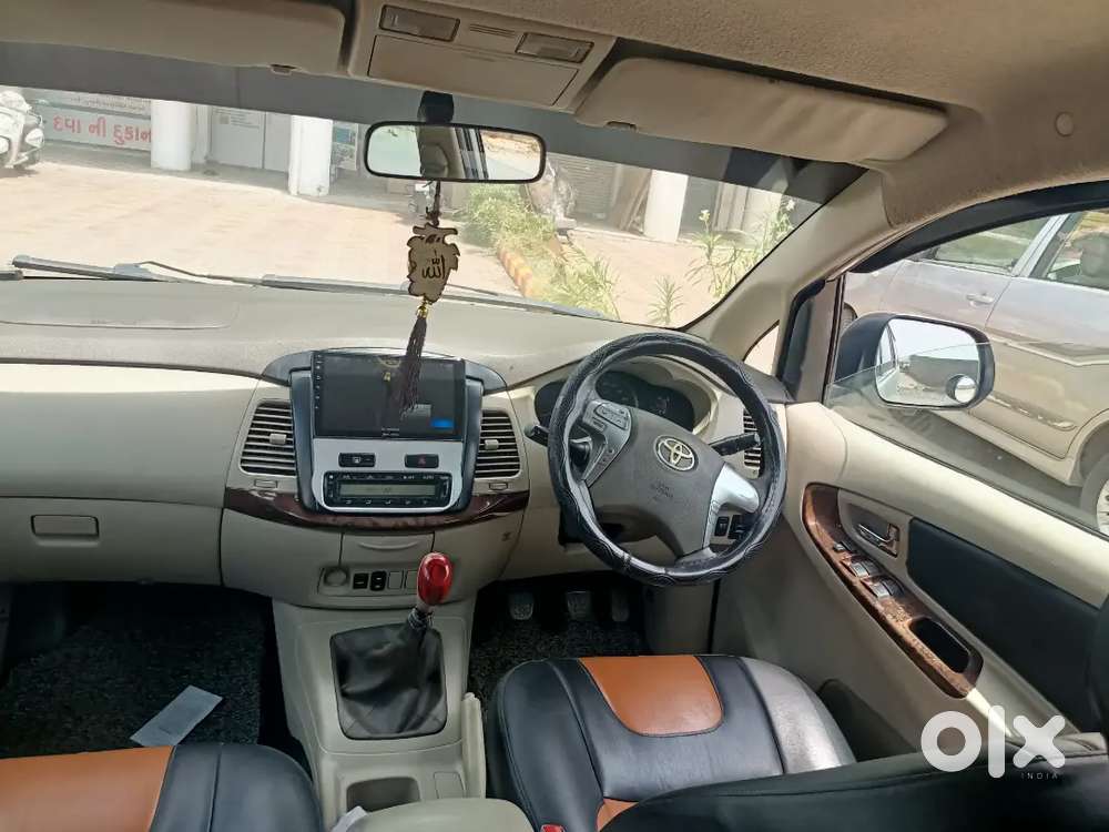 Toyota Innova 2015 Diesel Well Maintained