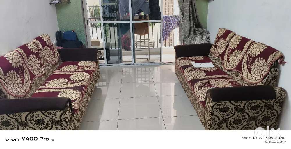 2 sofa set and cornar