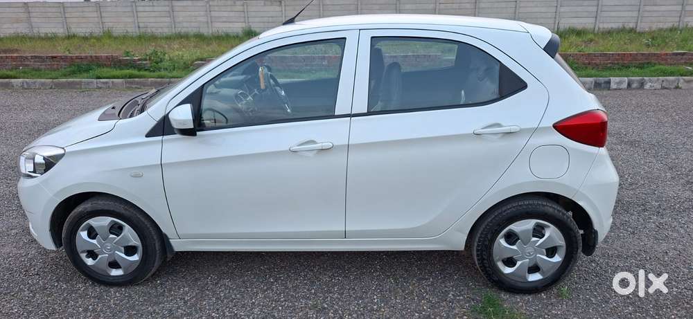Tata Tiago 1.2 Revotron Xta, 2018, Petrol