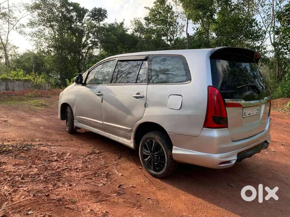 Toyota Innova 2006 Diesel 196000 Km Driven
