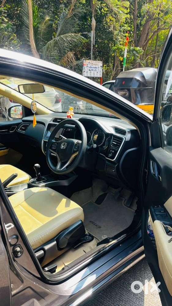 Honda City 1.5 V 4th Gen I-vtec Mt, 2023, Petrol