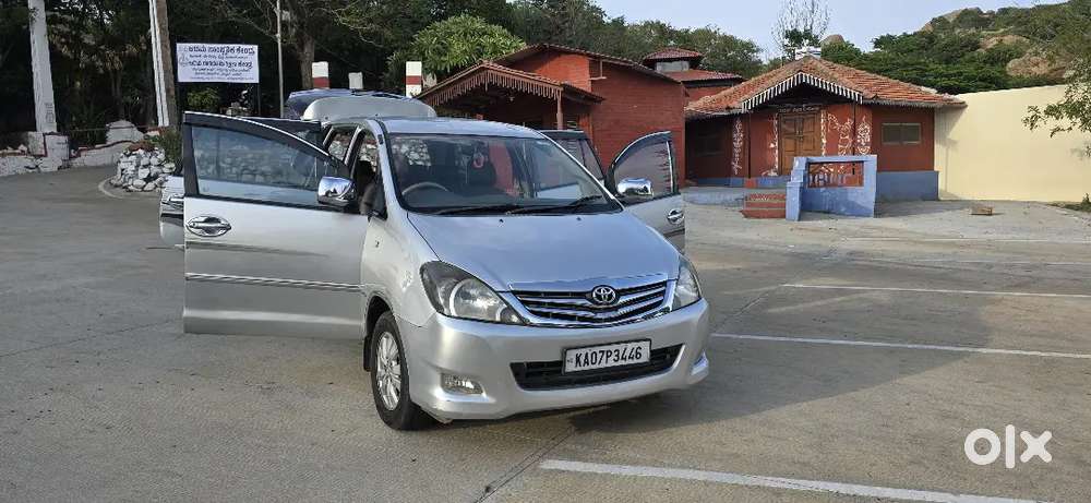 Toyota Innova 2.5 V 2011