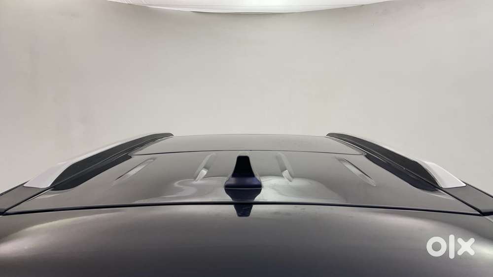 Mahindra Xuv700 2.0 Ax 7 Petrol At Str, 2022, Petrol