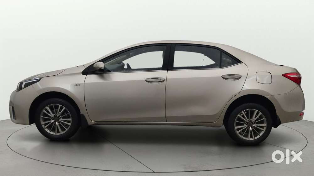 Toyota Corolla Altis 1.8 Gl, 2015, Petrol