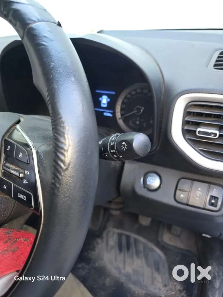 Hyundai Venue 2020 Diesel 93000 Km Driven , Tiptop Condition