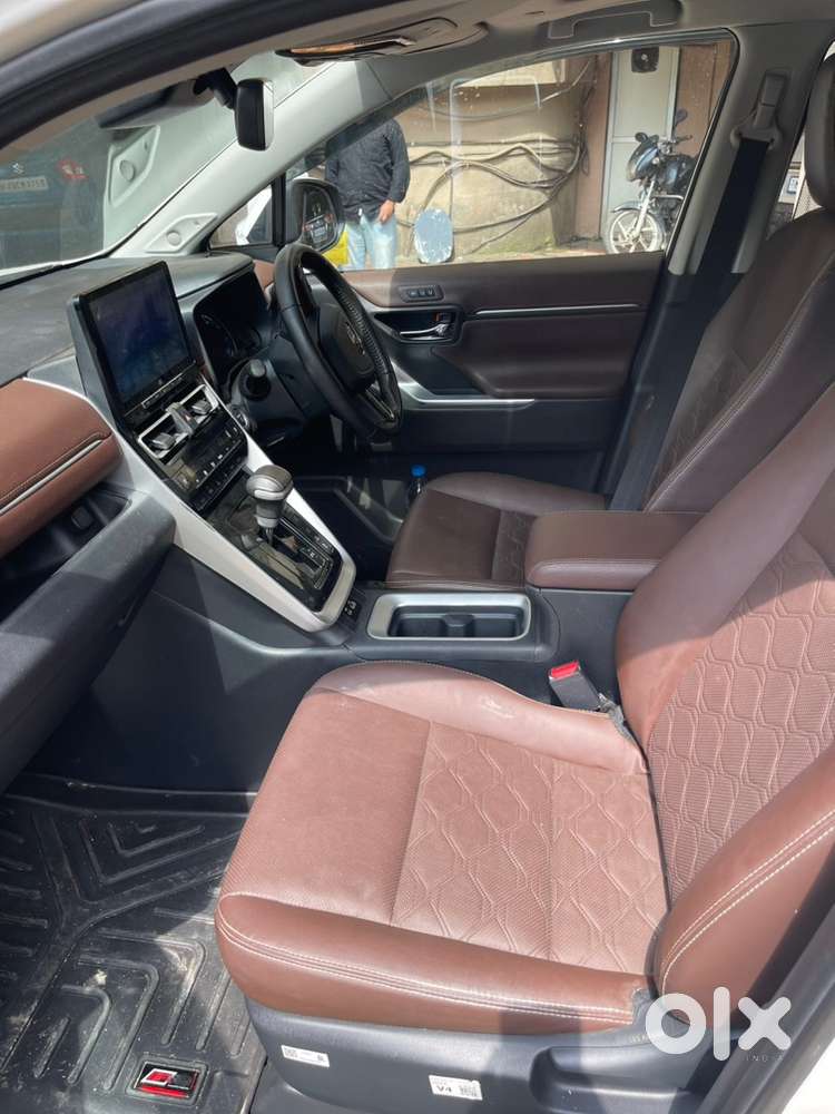 2025 Toyota Innova Hycross Zx(0) Hybrid