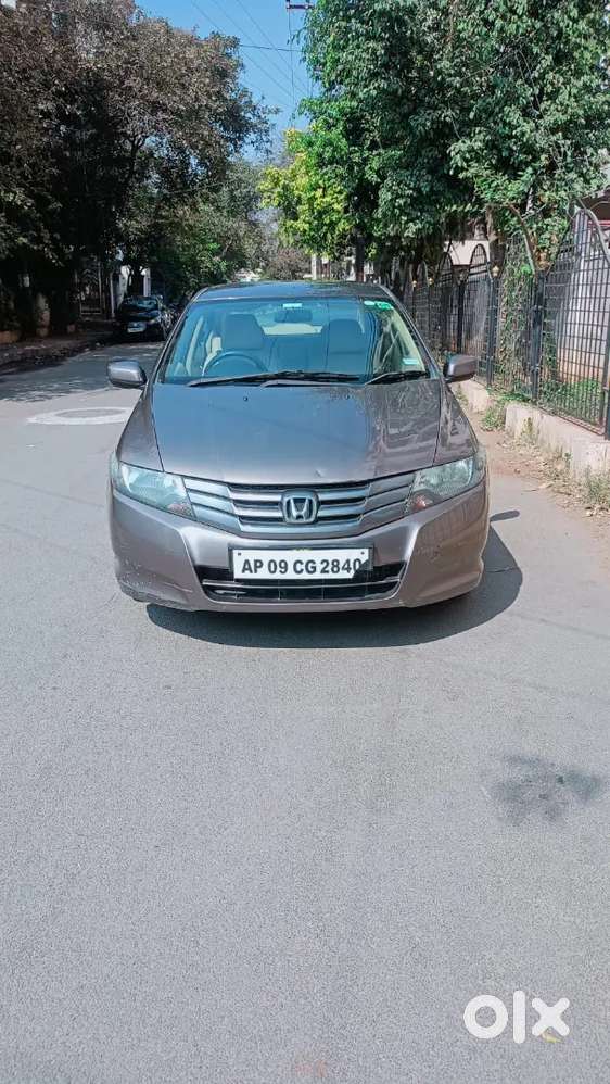 Honda City Hybrid 2011 V