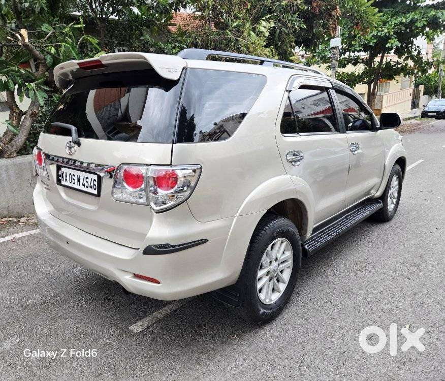 Toyota Fortuner 2.8 At Celebratory Edition, 2012, Diesel