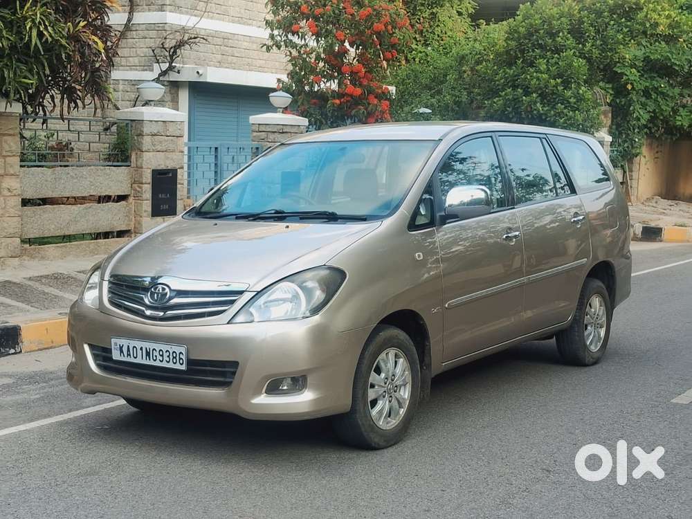 Toyota Innova 2.5 V 8 Str, 2010, Diesel