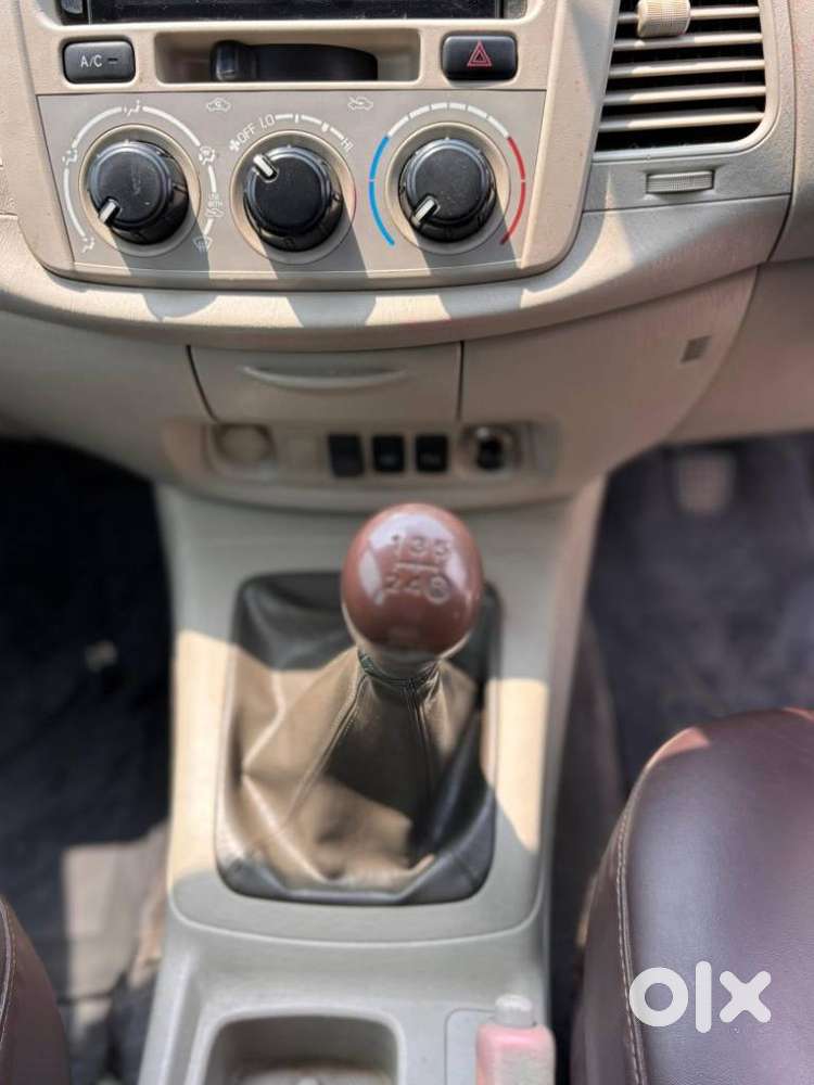 Toyota Innova 2.5 G (diesel) 8 Seater, 2013, Diesel