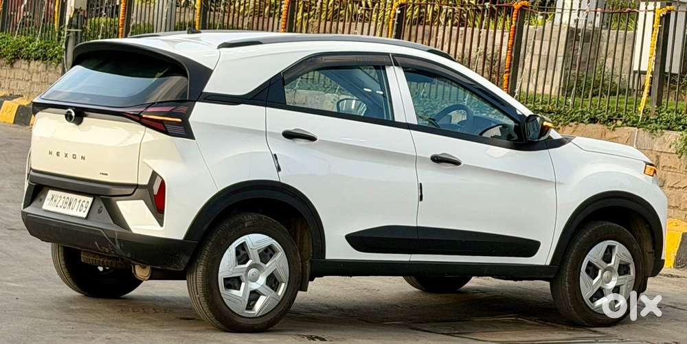 Tata Nexon Smart Plus S 1.2 Revotron Petrol 5 Mt, 2025, Cng & Hybrid..