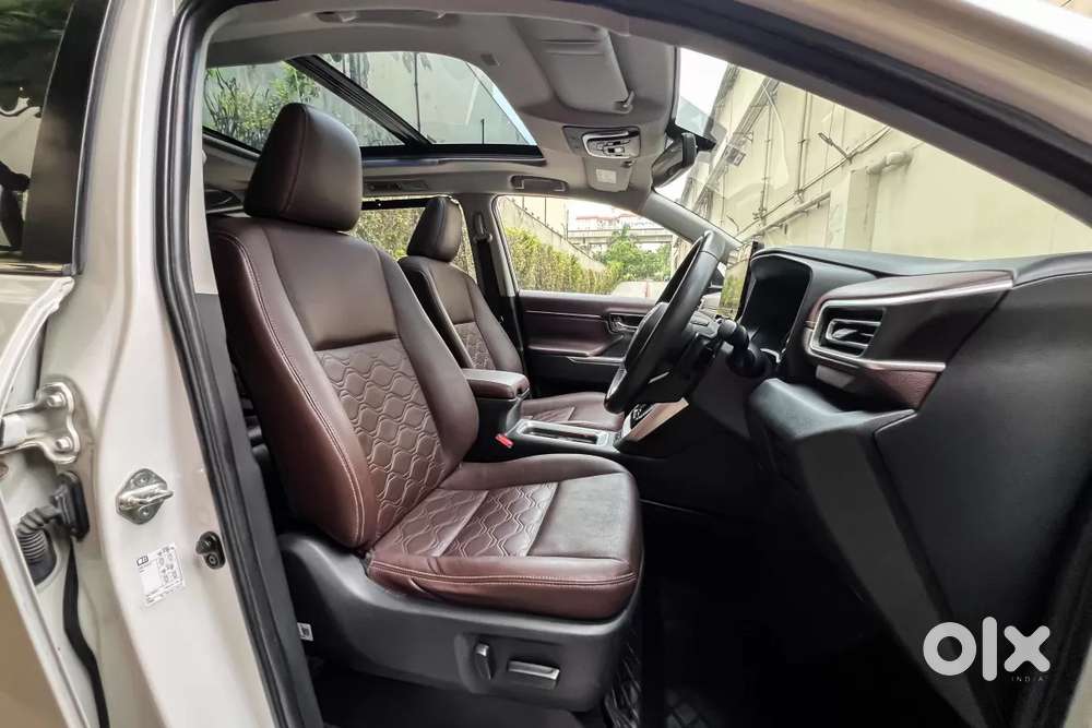 Toyota Innova Hycross 2.0 Zx Hybrid 7 Str, 2023, Petrol